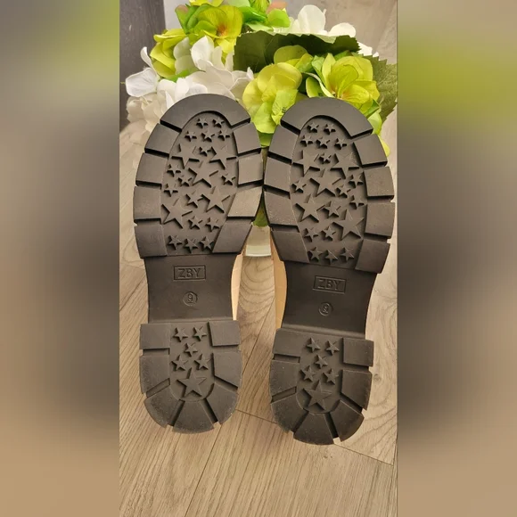 ZBY Embossed Croc Off-white Penny 2.25" Platform Lug Loafer Heel,  Women's US 9 - Picture 12 of 15